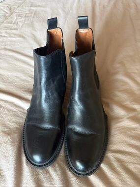 Coach Women’s Black Leather Chelsea Boots size 9.5